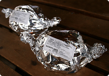 ハンバーガー写真（ラップ状態）